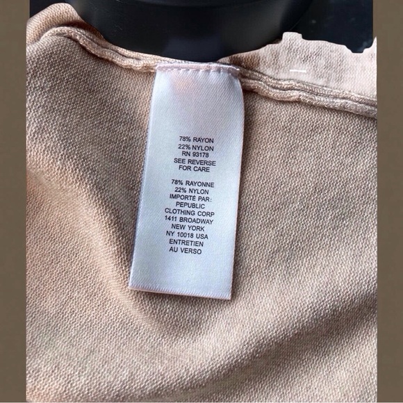 TAHARI Beige V-Neck Knit Top | Size XL – SoftMinimalist NWOT - Picture 8 of 10